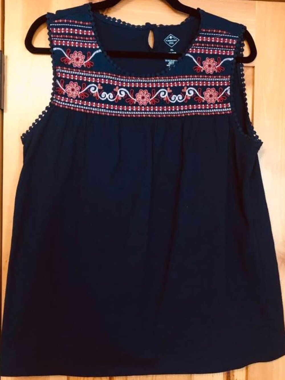 St John's Bay XL Sleeveless Top Navy Embroidered